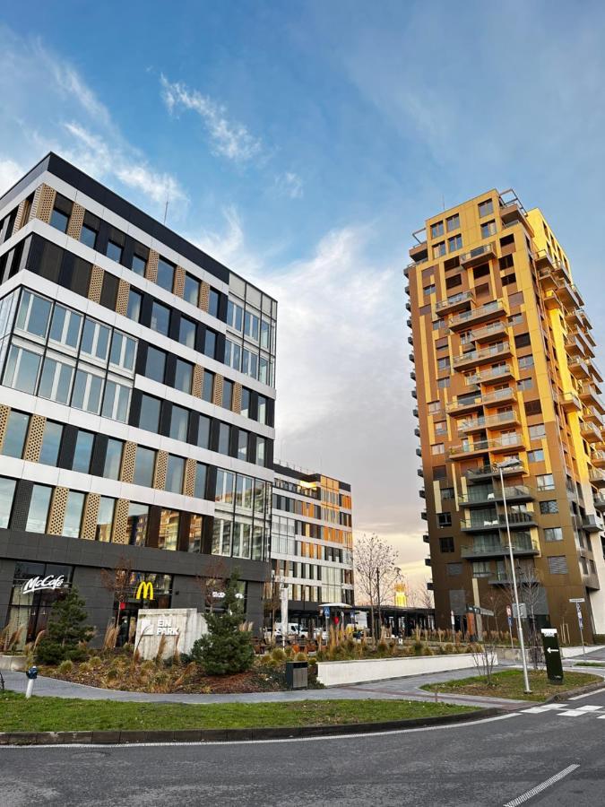 Ein Park Apartment With Free Parking Bratislava Eksteriør bilde