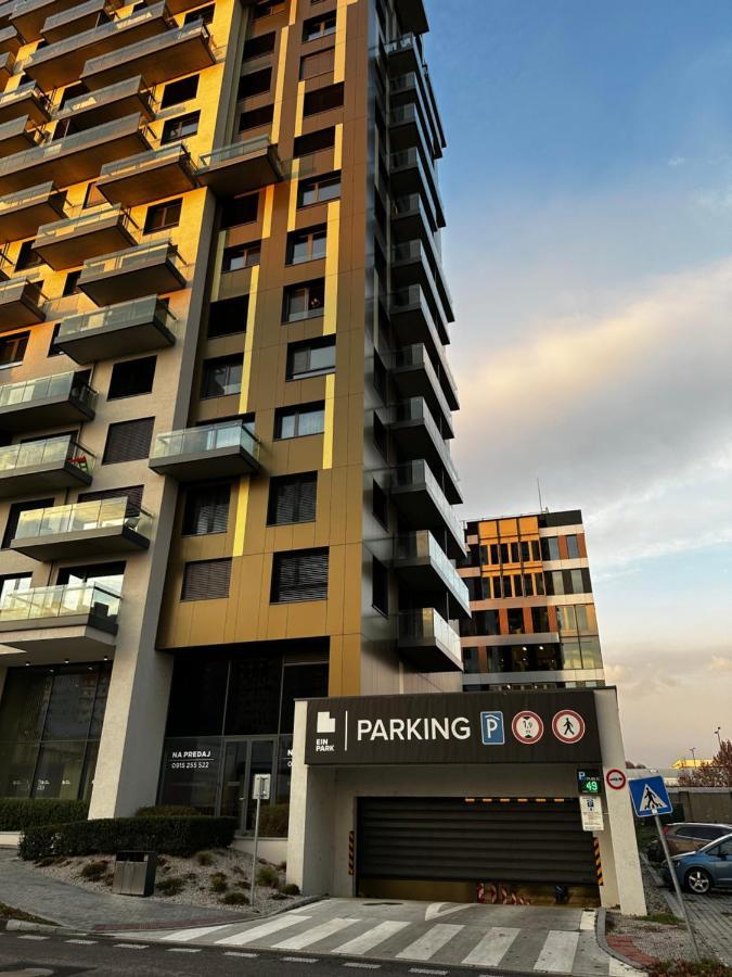 Ein Park Apartment With Free Parking Bratislava Eksteriør bilde