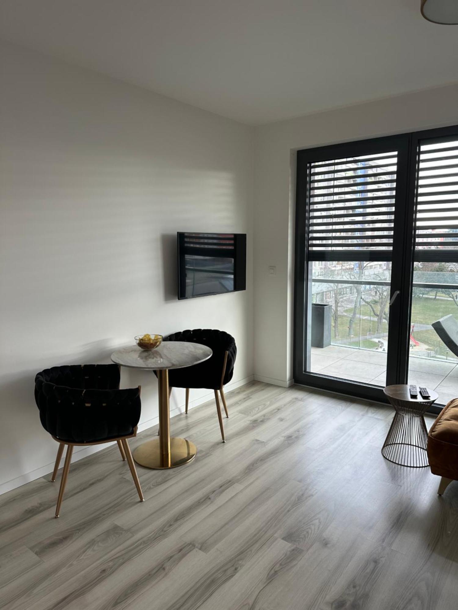 Ein Park Apartment With Free Parking Bratislava Eksteriør bilde
